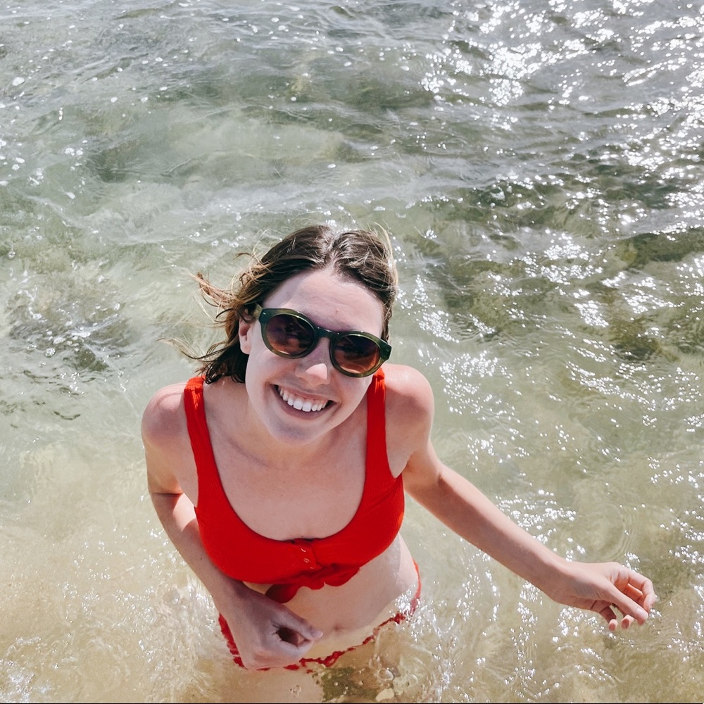 Meet your Posher, Cassandra